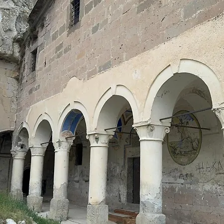 Cemil Koeyue Cave House ホームステイ